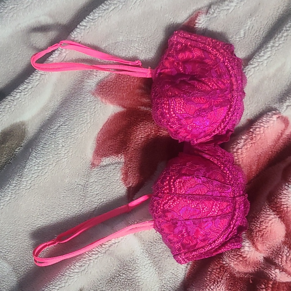 Victoria Secret PINK demi bra 🍒